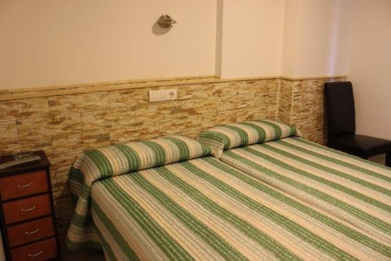 Hostal Valle del Iregua Albelda De Iregua Esterno foto